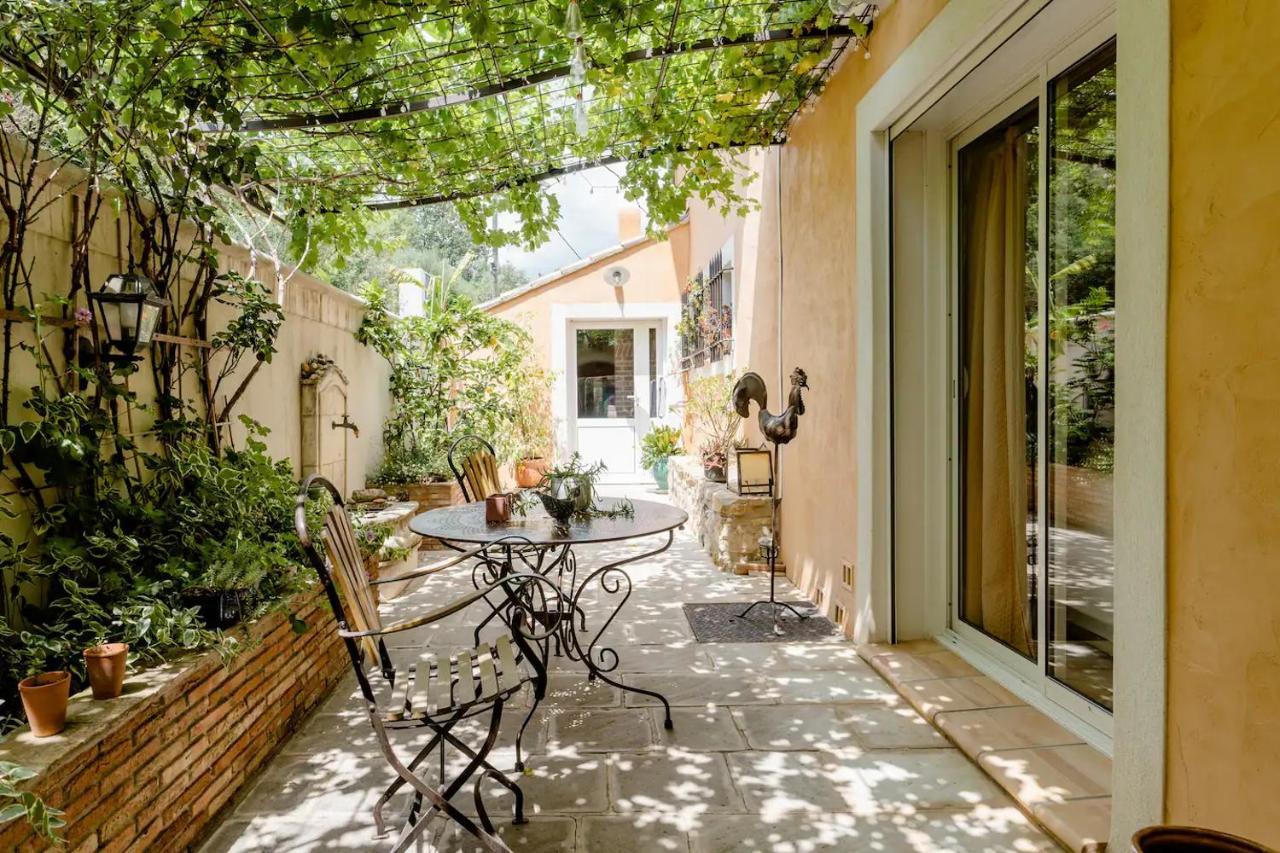 Agreable Chambre D'Hotes Avec Piscine Bed & Breakfast Le Beausset Exterior photo
